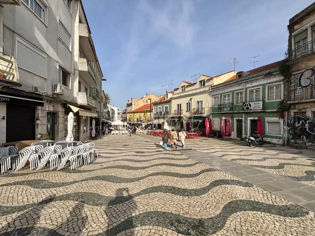 Prédio para remodelação - Cacilhas - Image 5