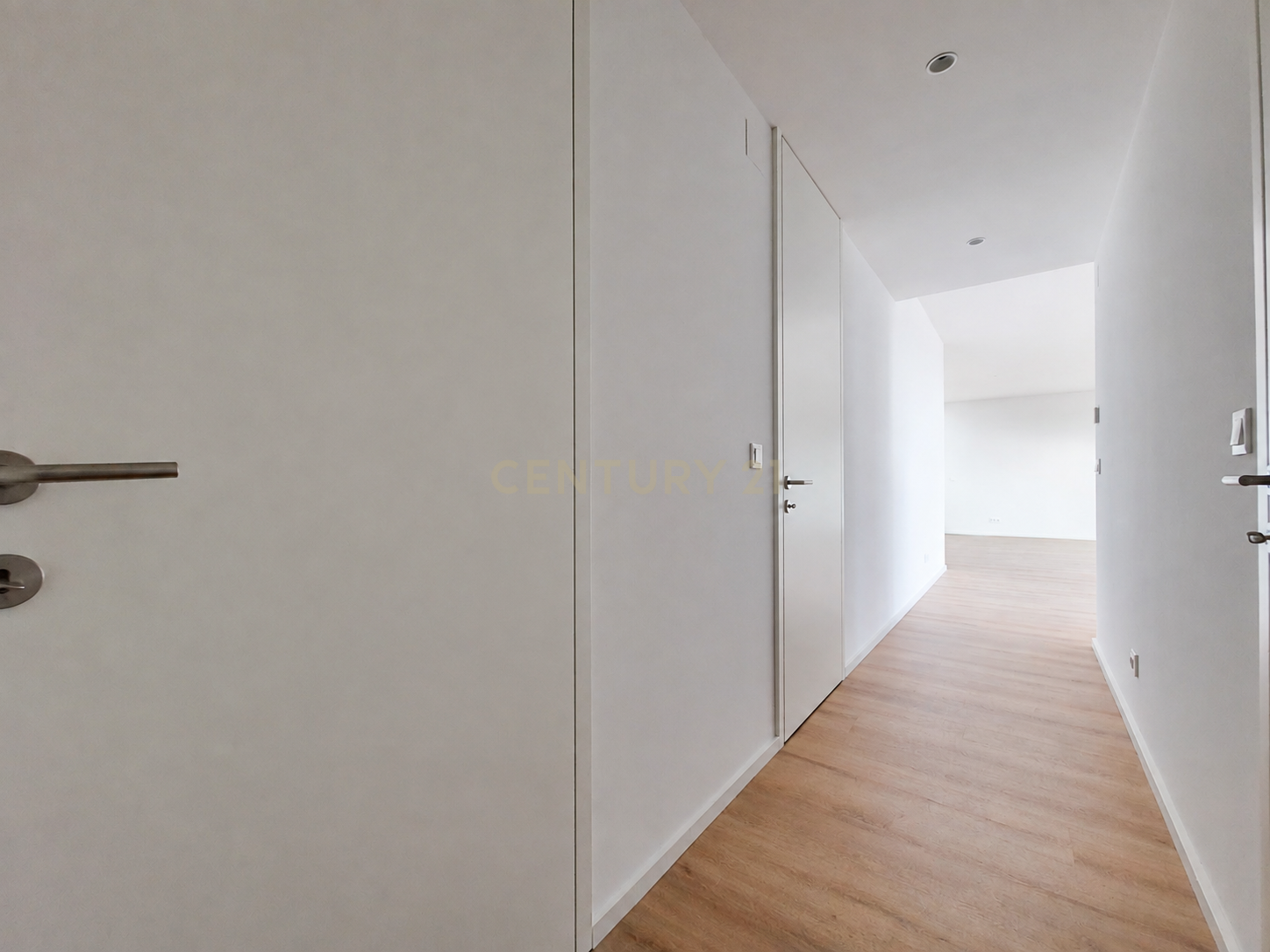 Fotografia 11 de ARRENDAMENTO T3 DUPLEX (NOVO A ESTREAR ) COM TERRAÇO 3 ESTACIONAMENTOS