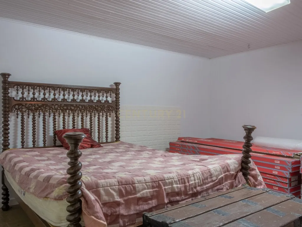 Moradia T2 com Quintal no Centro da Ribeira Grande - Image 17