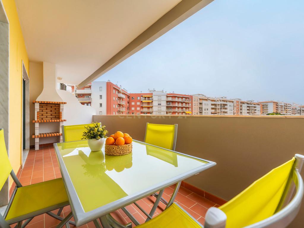Apartamento T1 | Vista mar | Piscina | Estacionamento | Praia 100mt | Armação de Pera | Algarve - Image 22