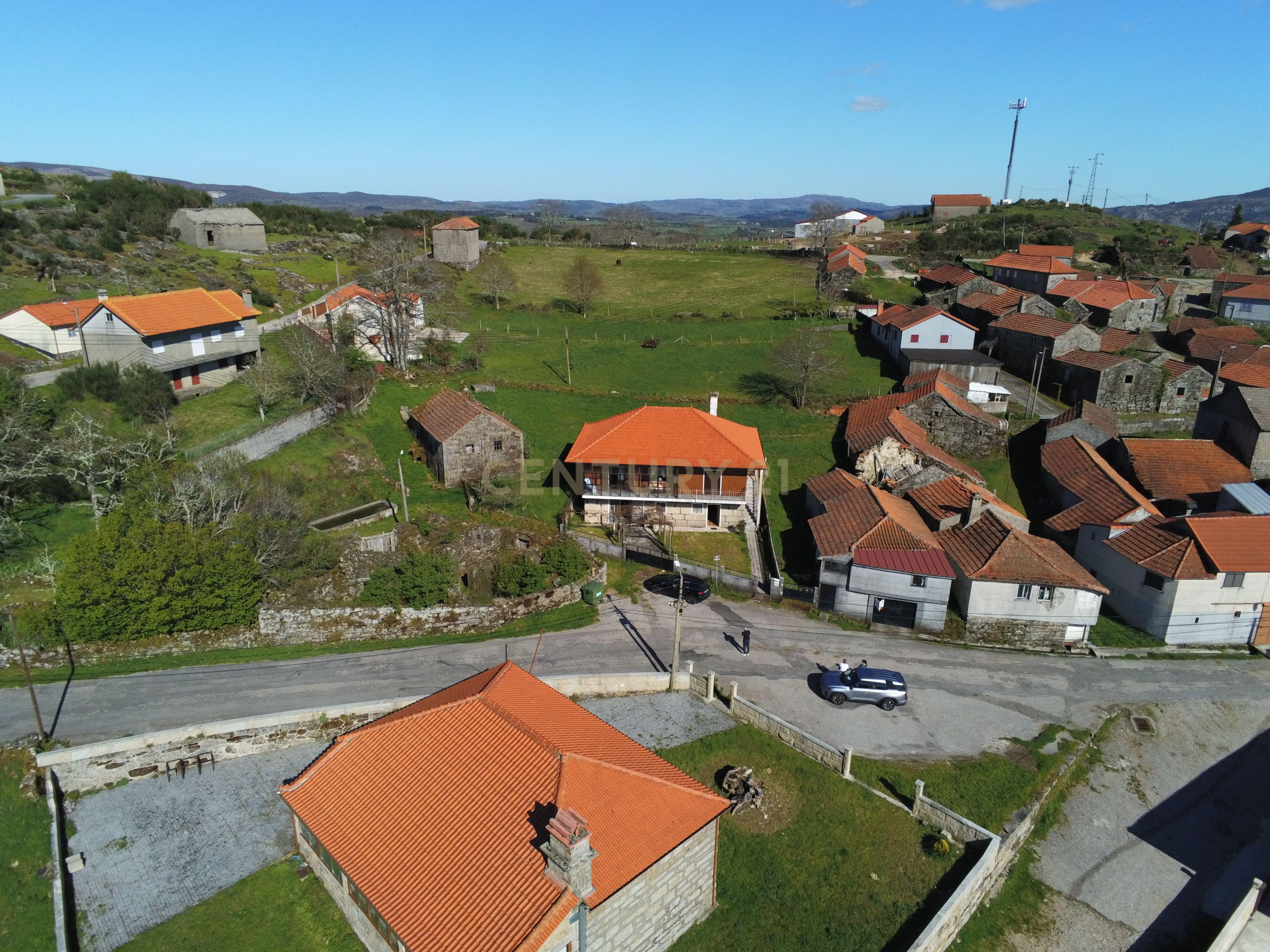 Casa pronta a habitar com garagem e terreno – a 2 km do Rio Rabagão - Image 6