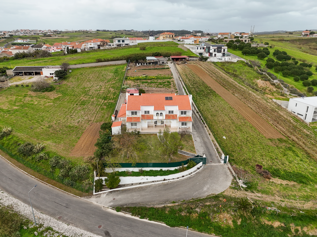Moradia T5 na Gondruzeira-Ponte de Rol, Torres Vedras - Image 4