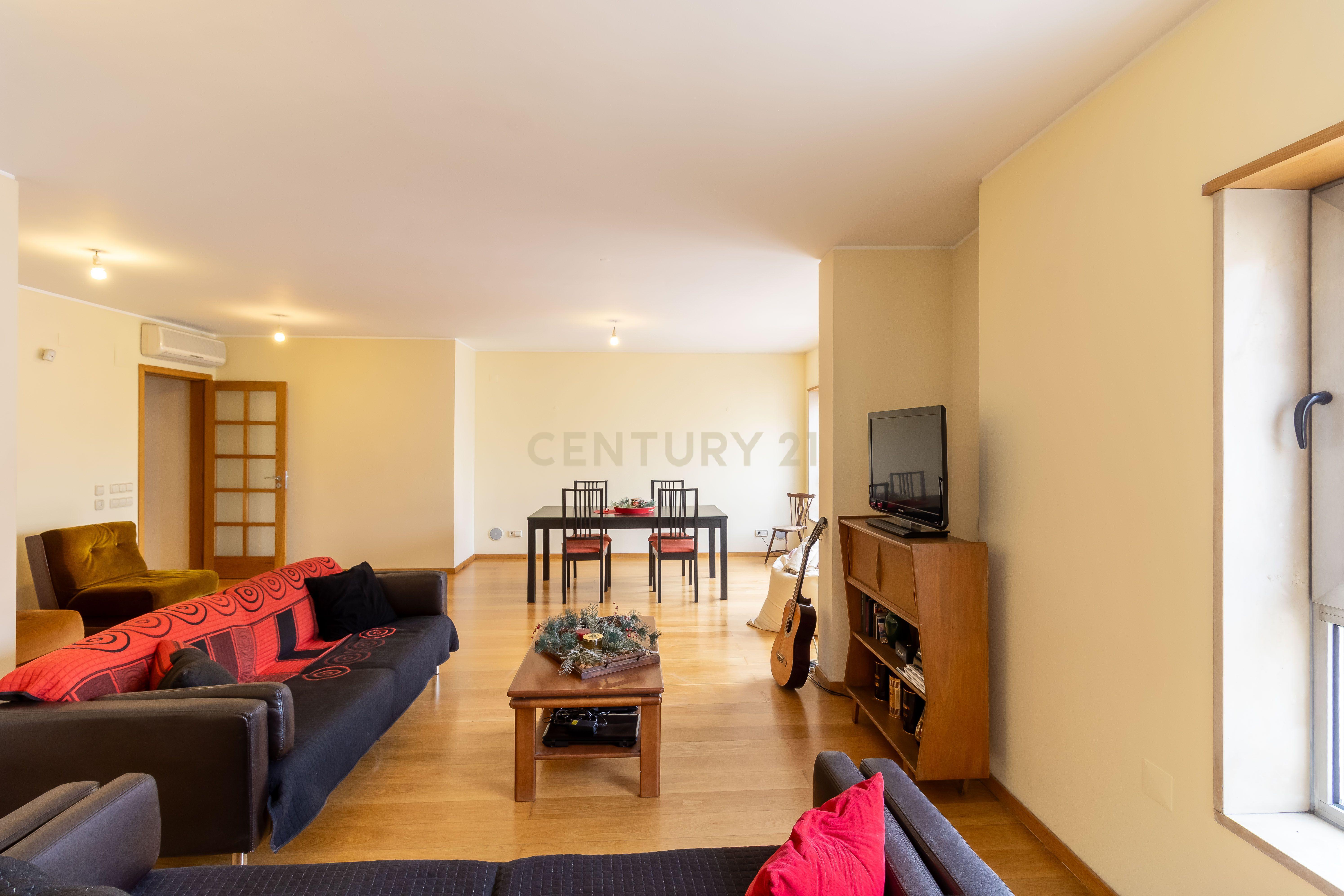 Fotografia 4 de Apartamento com áreas de T3 | Sala de 40 m² | Garagem | Avenidas Novas