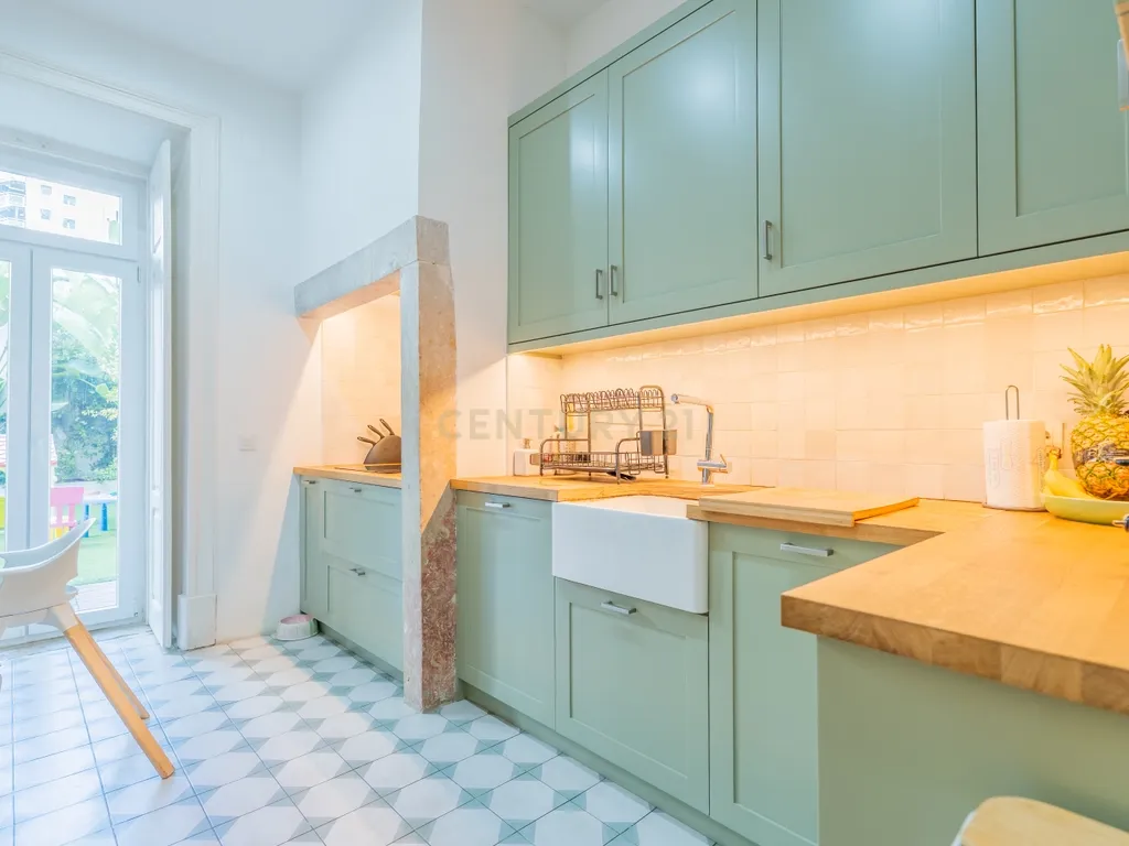 Apartamento T5 de Charme com Jardim Privativo nas Avenidas Novas | Avenida 5 de Outubro, Lisboa - Image 13