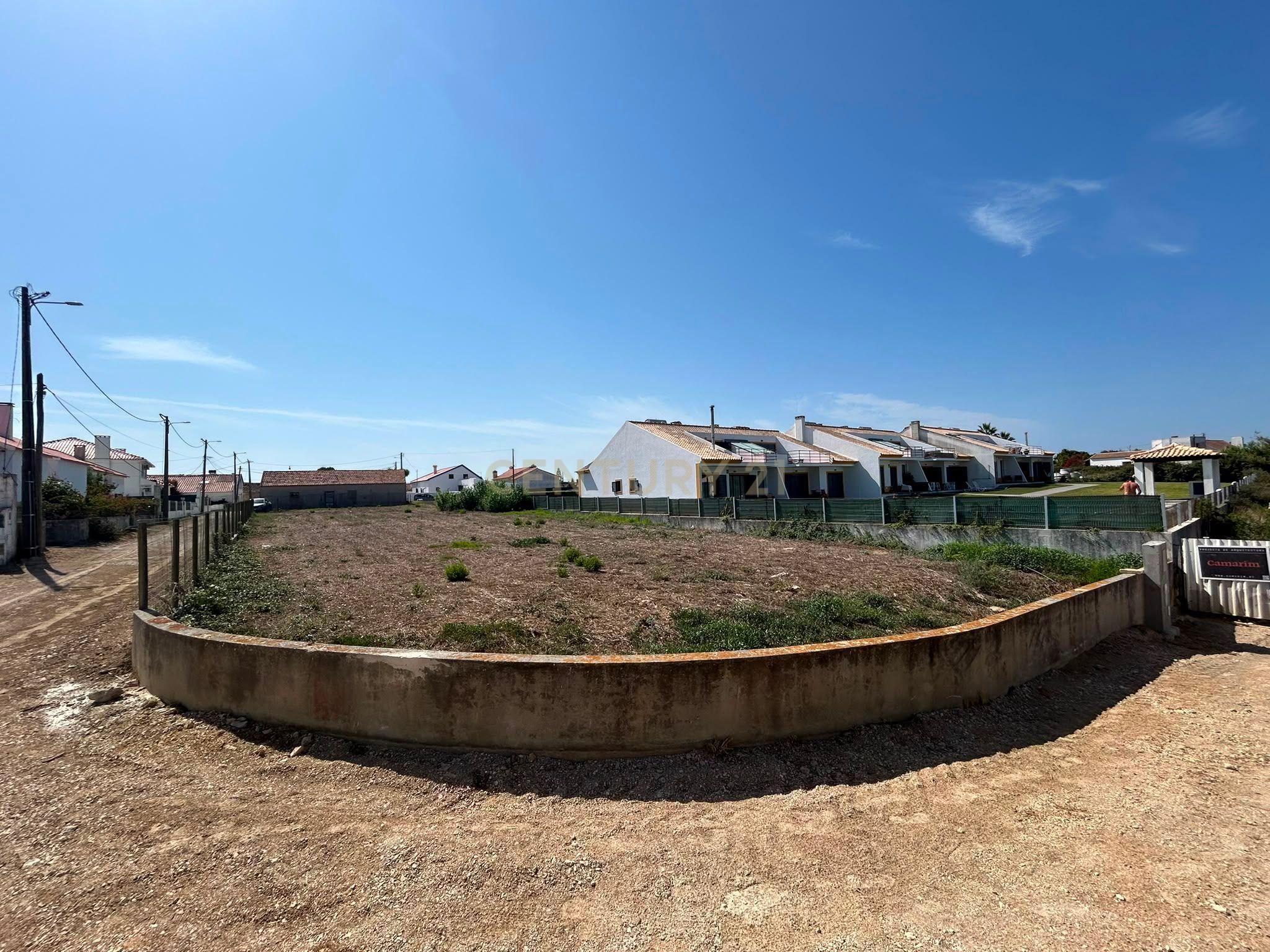 Fotografia 4 de Terreno Urbano com 1.661m2, com capacidade construtiva de 498m2 em Azoia - Sesimbra