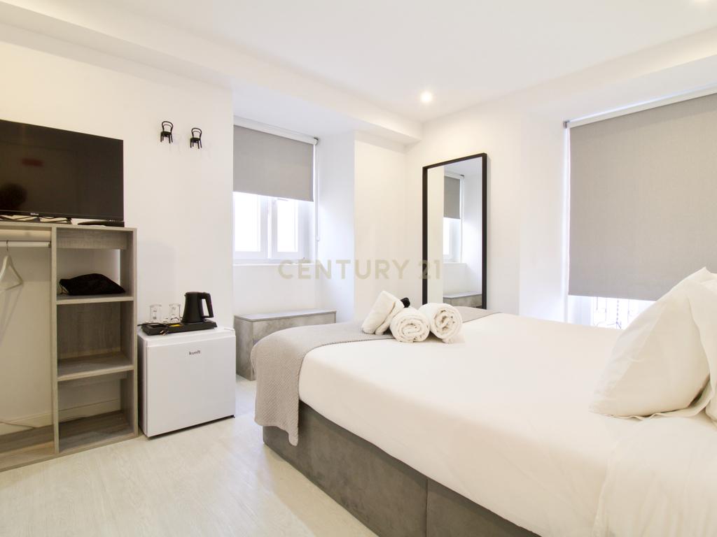 Apartamento Duplex em Alojamento Local - Almada - Image 36