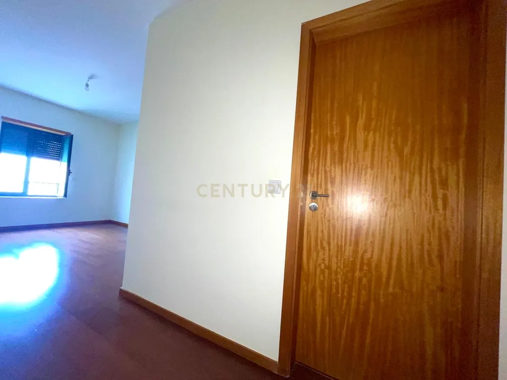 T2 no Empreendimento da Quinta da Seara - Image 9