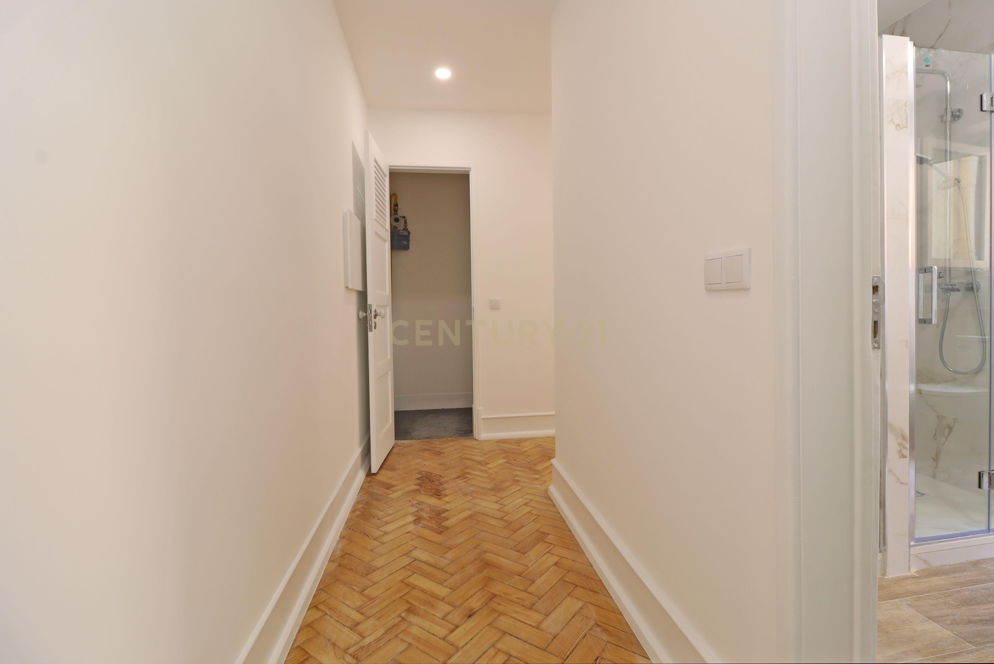 Fotografia 10 de Apartamento Renovado mobilado e equipado no Areeiro, Lisboa -