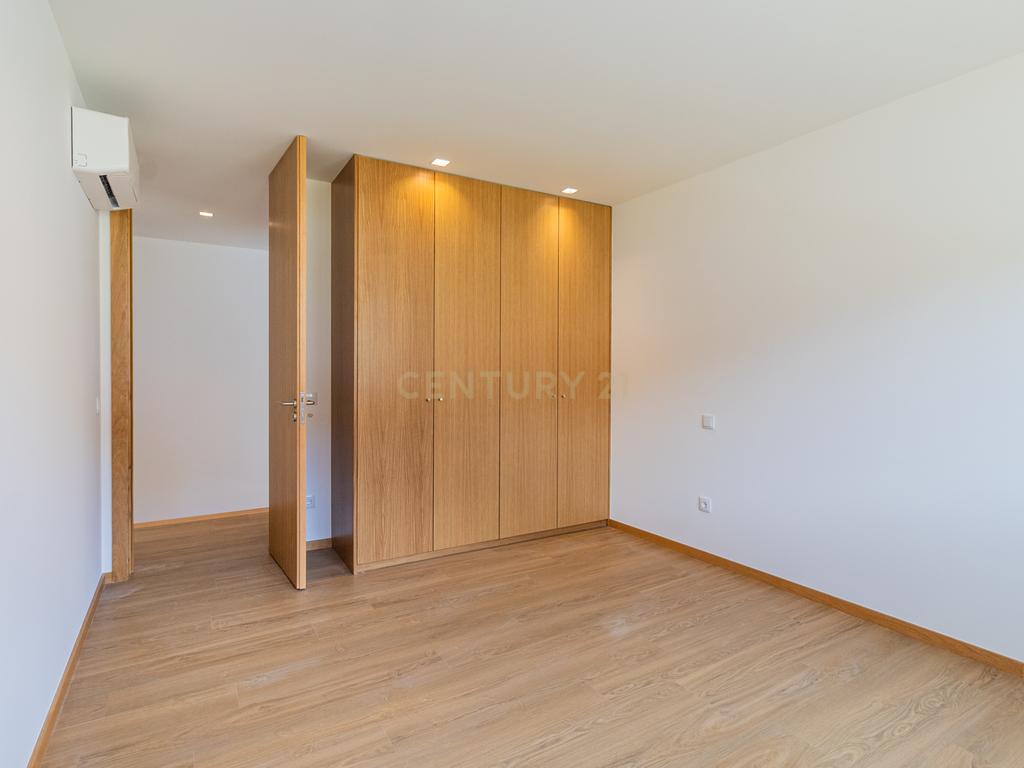 Moradia Gaveto T3 + Escritório | Luxo, Conforto e Vista Incrível – Póvoa de Lanhoso - Image 25