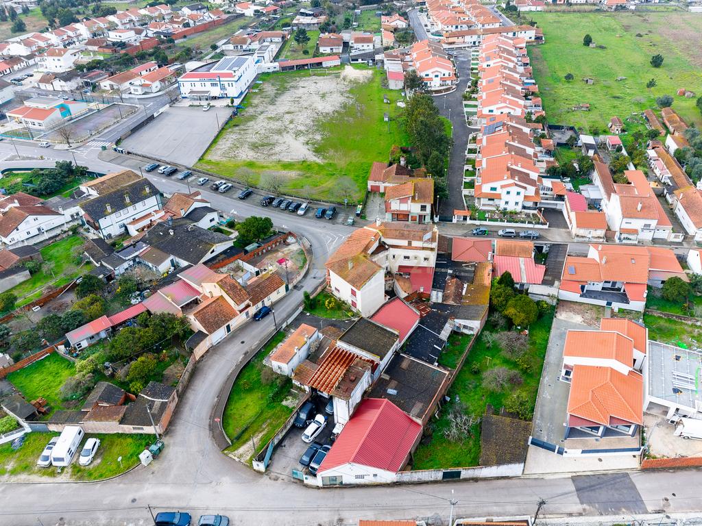Venda de Moradia, Comércio e Oficina Automóvel na Marinha Grande - Image 30