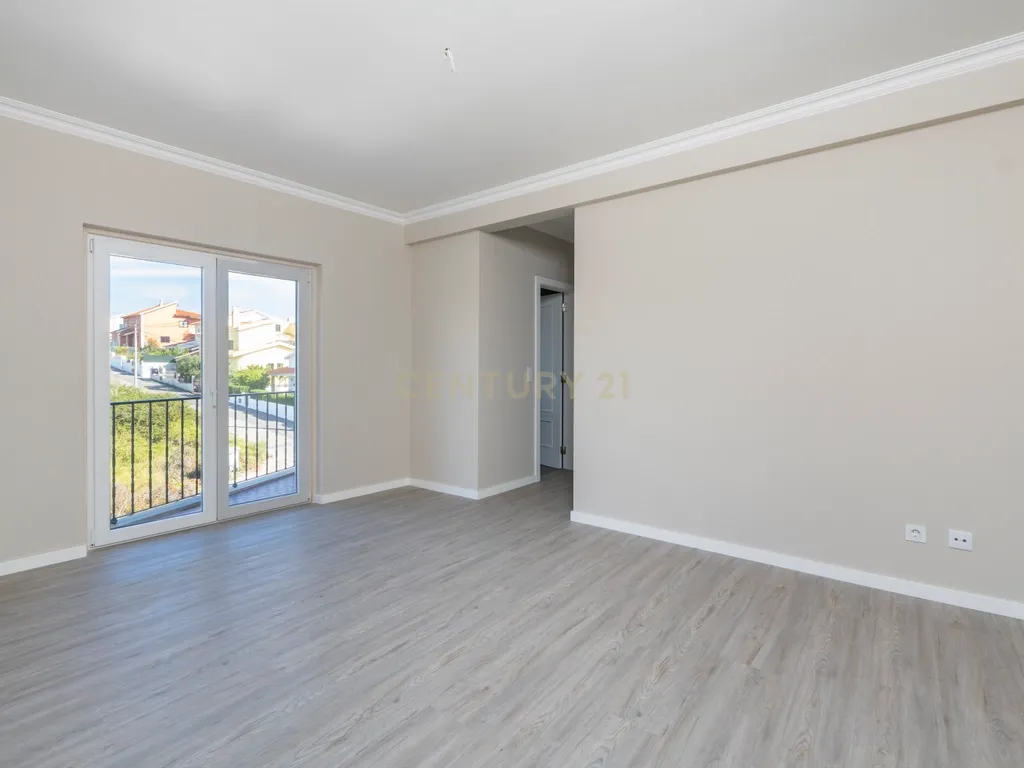 Apartamento Remodelado com Vista Mar na Ericeira, lugar de parqueamento - Image 18