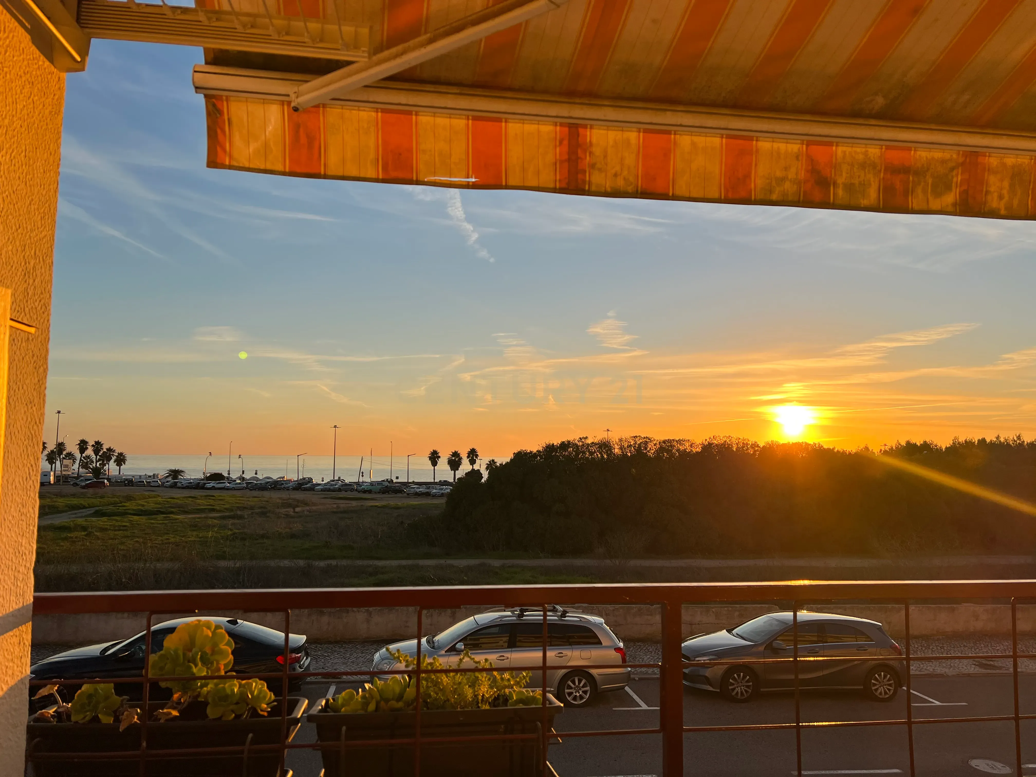 Fotografia 3 de Apartamento T1 remodelado, em Carcavelos a 2 minutos a pé da praia