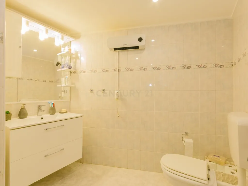 Apartamento T2 em Santa Marta do Pinhal – Corroios - Image 16