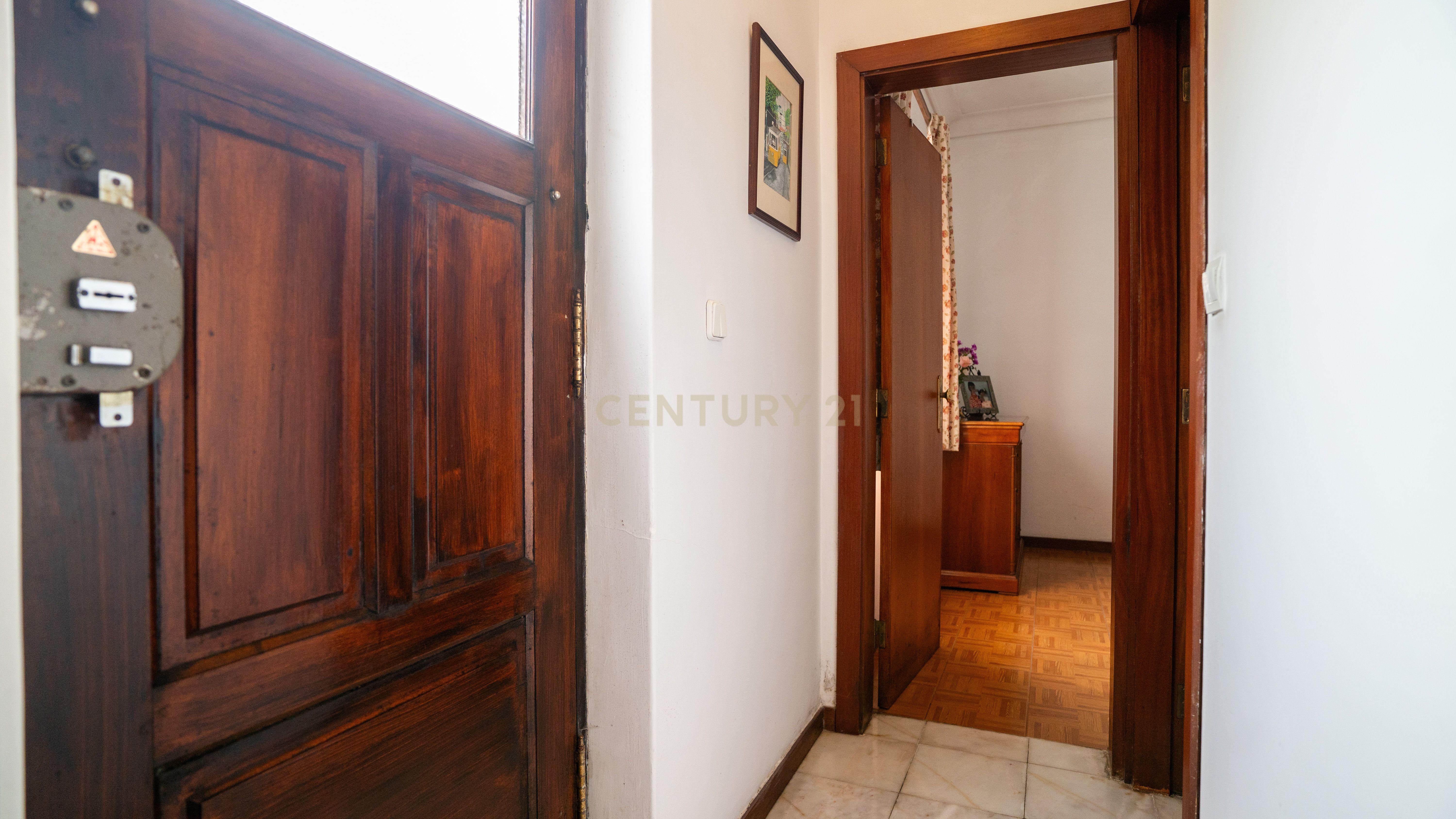 Moradia T6, na Rua 1 no Bairro de Belém, para modernizar em lote com 290m² - Image 39