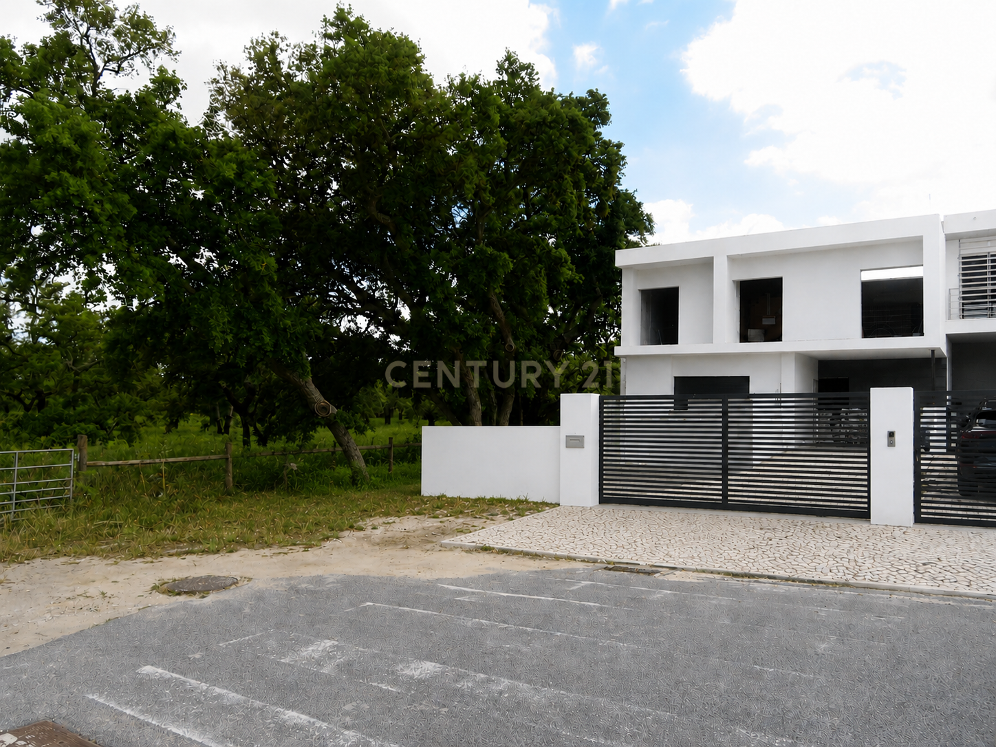 Fotografia 5 de Moradia T4+1 em topo de banda em Alto das Vinhas, Sesimbra, Setúbal - Em Construção