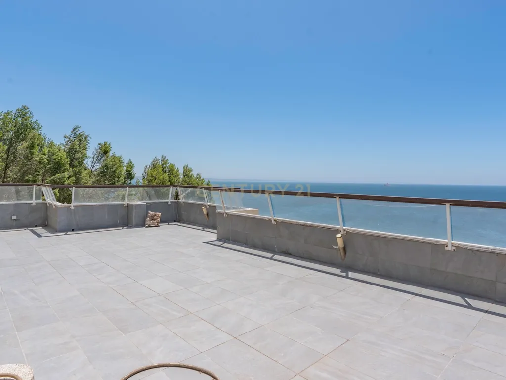 Apartamento T3 com Vista Mar em Oeiras - Image 21