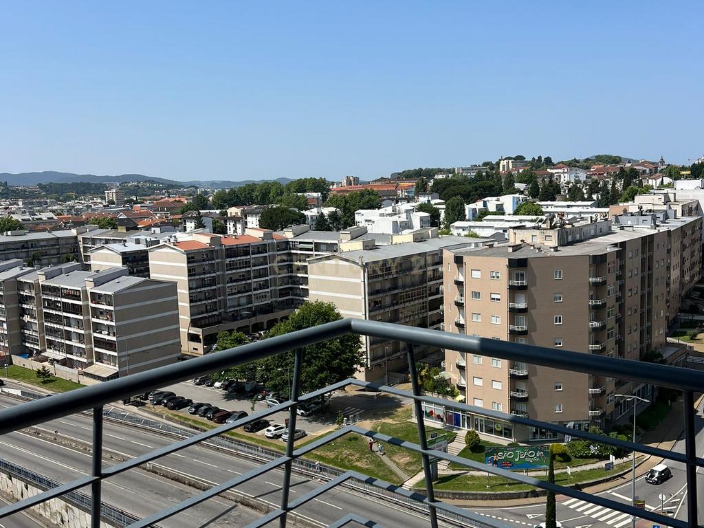 Apartamento T3 com elevador garagem dupla em São Vitor | ZTRE-01770 - Image 19