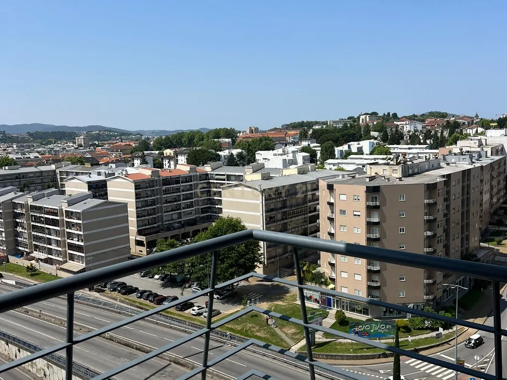 Apartamento T3 com elevador garagem dupla em São Vitor | ZTRE-01770 - Image 19