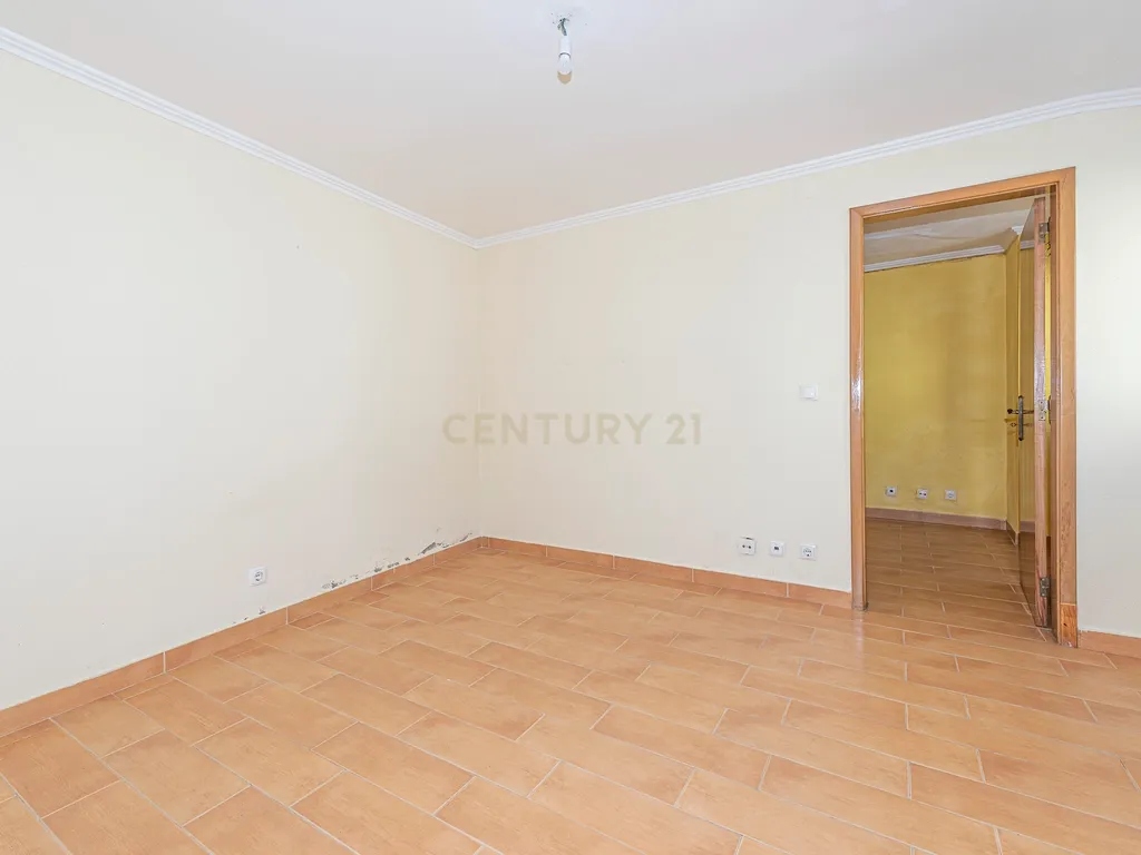 Moradia com 136 m2 de área útil localizada na Rua da Capela, Idanha Belas - Image 25