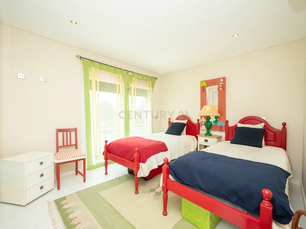 Moradia Exclusiva com Piscina e vista da Serra da Arrábida - Image 27