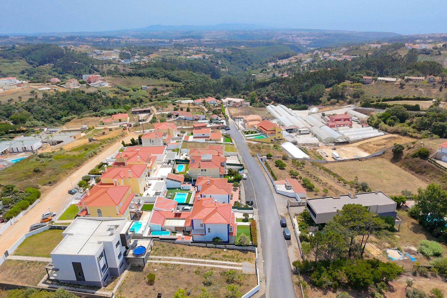 Fotografia 5 de Moradia T4 com Anexo T1 Independente | Entre Mafra e a Ericeira