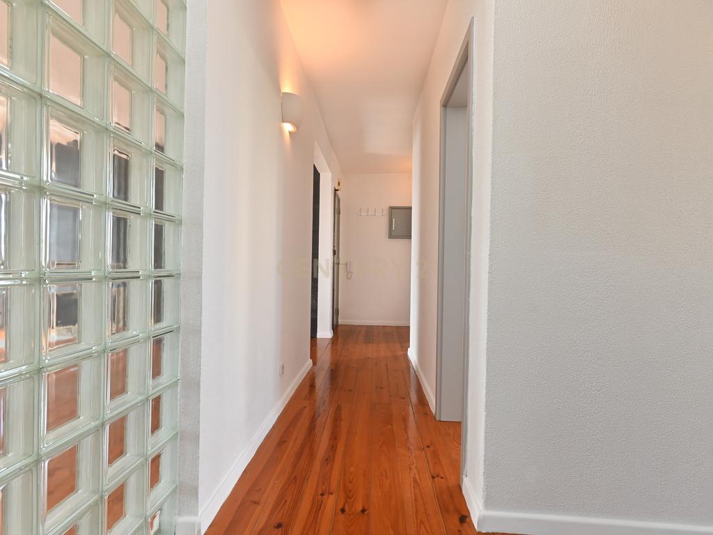 T2 - Carcavelos (Cascais) - Totalmente remodelado e equipado - Image 8