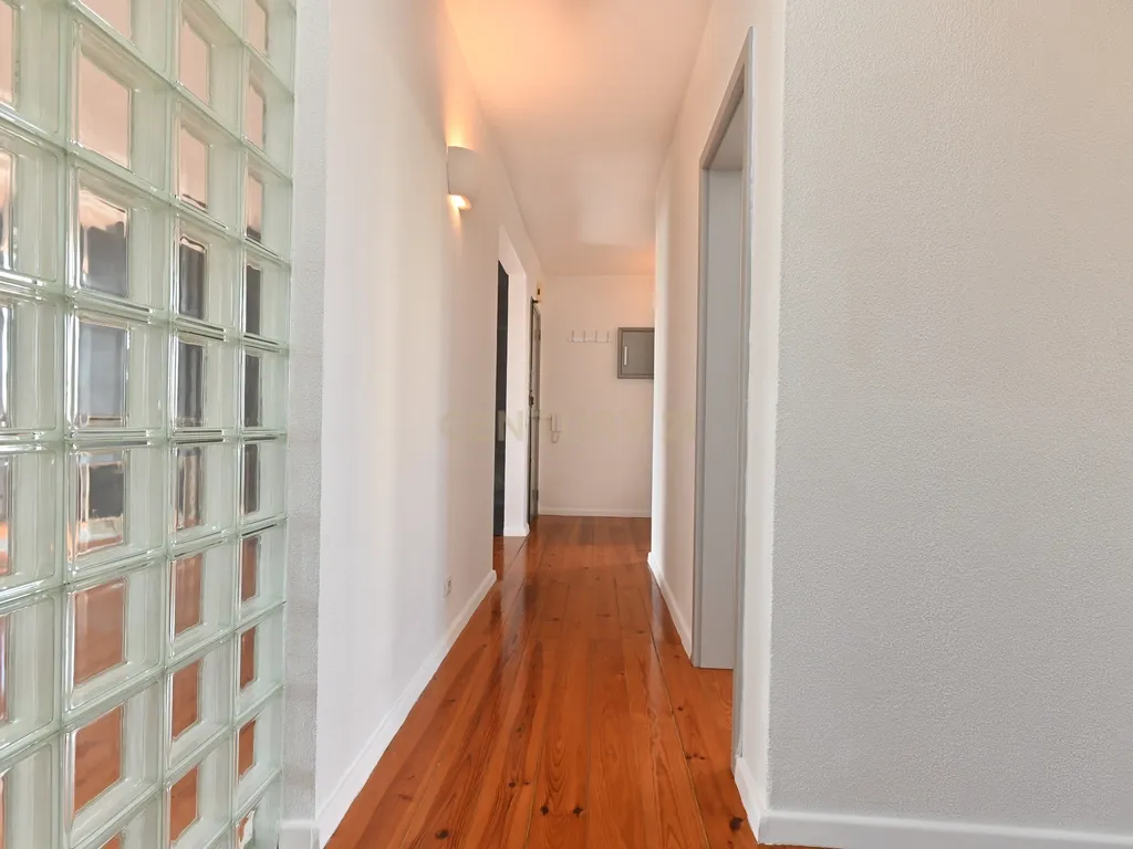 T2 - Carcavelos (Cascais) - Totalmente remodelado e equipado - Image 8