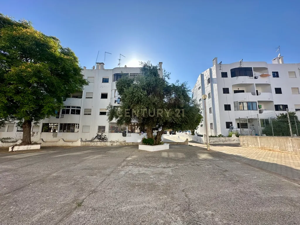 Apartamento T1 com 70 m² em Albufeira – Para Remodelar - Image 26