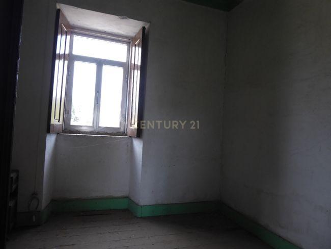 Moradia em ruínas para reconstrução - Image 6