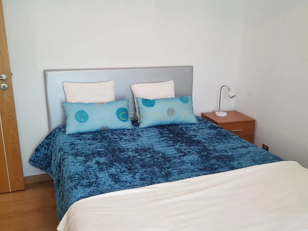 Apartamento - T2 - Arrendamento - Image 18