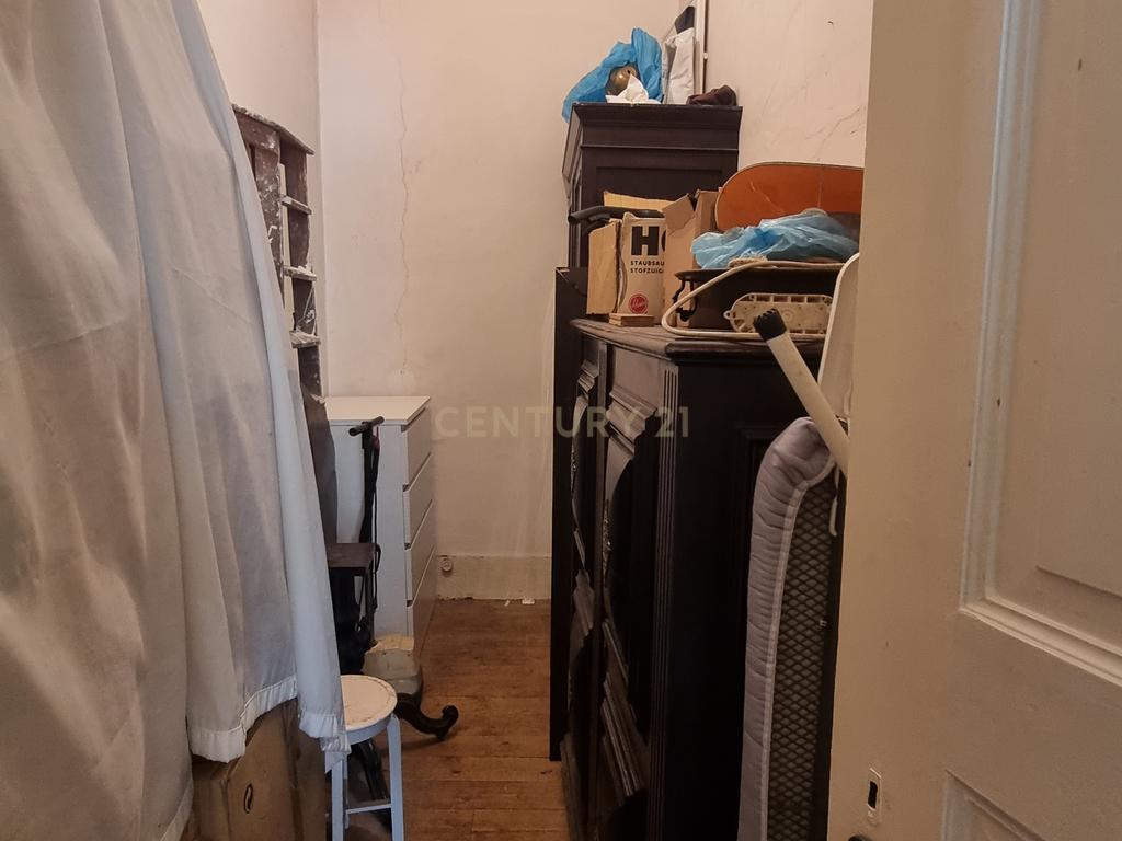 Apartamento Pombalino de Charme com 8 Assoalhadas – Av. Almirante Reis, Lisboa - Image 27