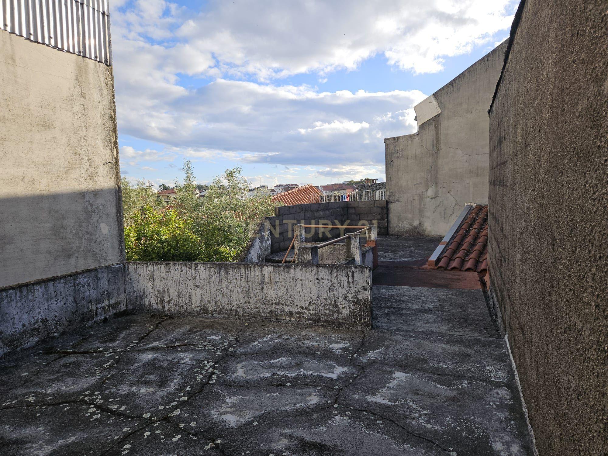 Moradia T2 Rés-do-Chão com Logradouro e Terraço – Alcains - Image 30