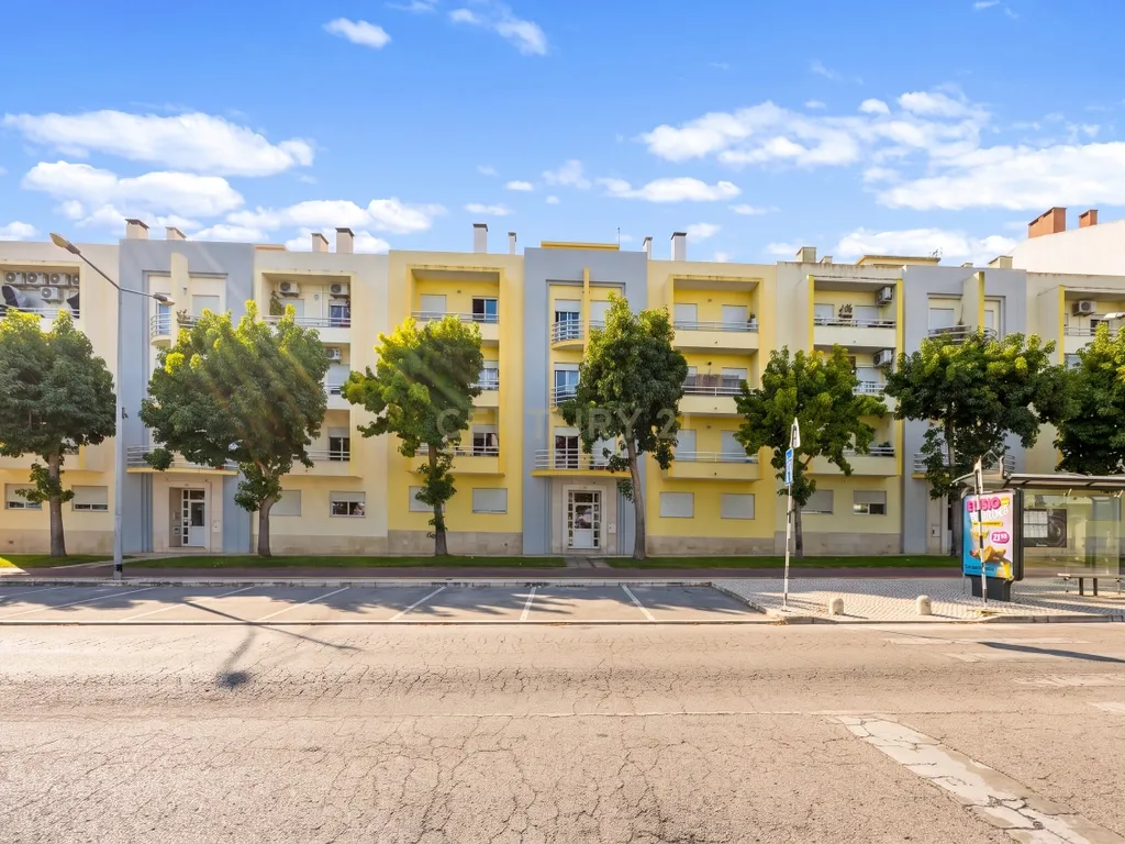 Apartamento T3 Duplex Montijo - Image 23