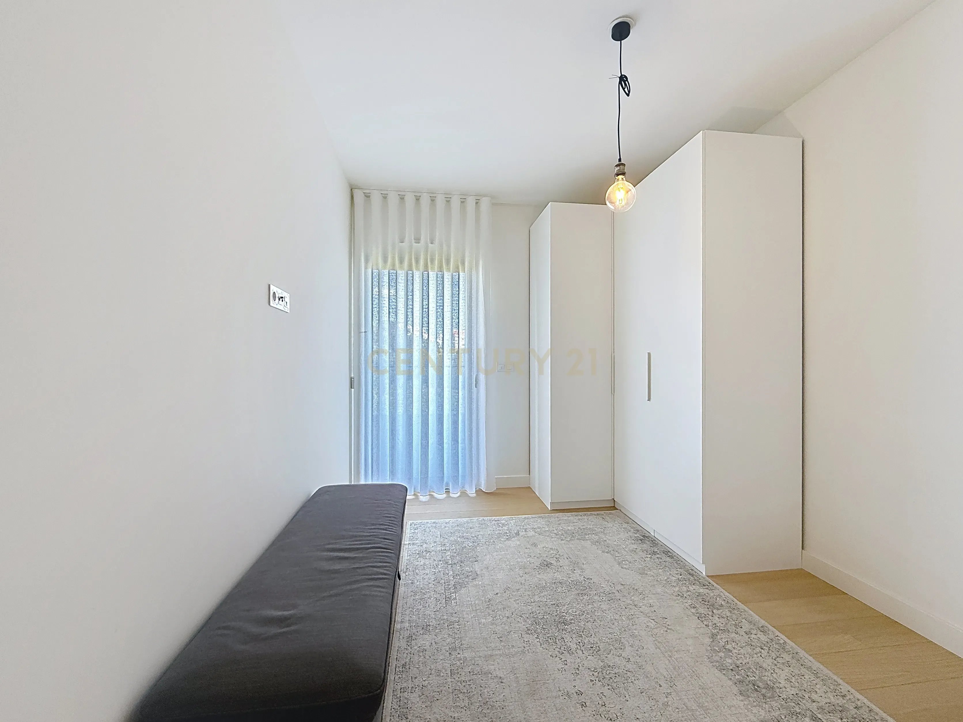 Apartamento T2 com Vista Rio, Semi-Novo, Empreendimento Seixal Baia / Vende-se com o mobiliário - Image 9