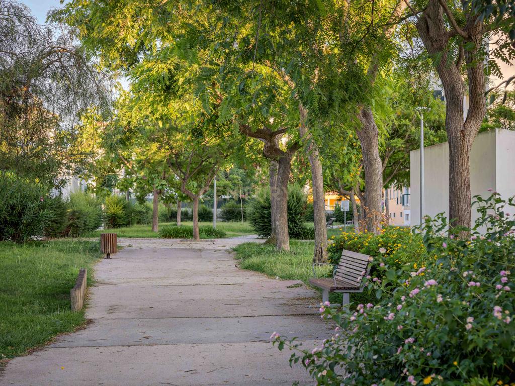 Casa Isolada em Samora Correia com Jardim e Garagem  - Image 3