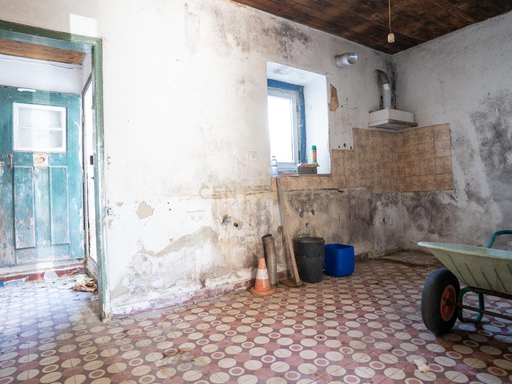 Casa para Recuperação em Cartaxo com Vista Panorâmica - Image 36