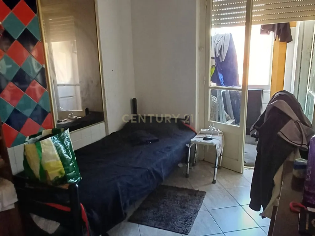 Apartamento T2 com Suite e Varanda – Queluz (Av. Miguel Bombarda), próximo de estação de comboio!! - Image 14