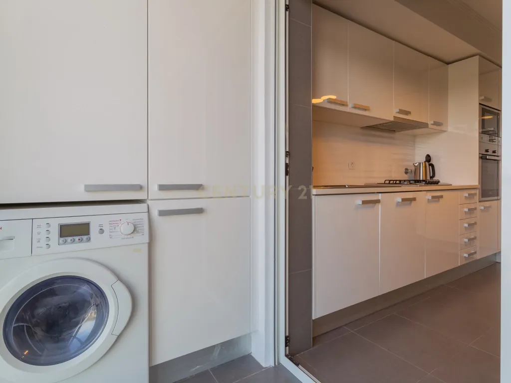 Apartamento como Novo, para arrendamento, na Caparica, Almada - Image 16