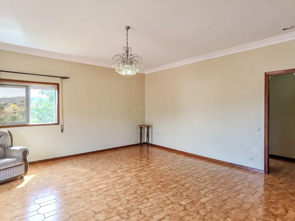 Moradia Bifamiliar T3+T3 em São Pedro da cova – Espaço, Tranquilidade e Conforto - Image 19
