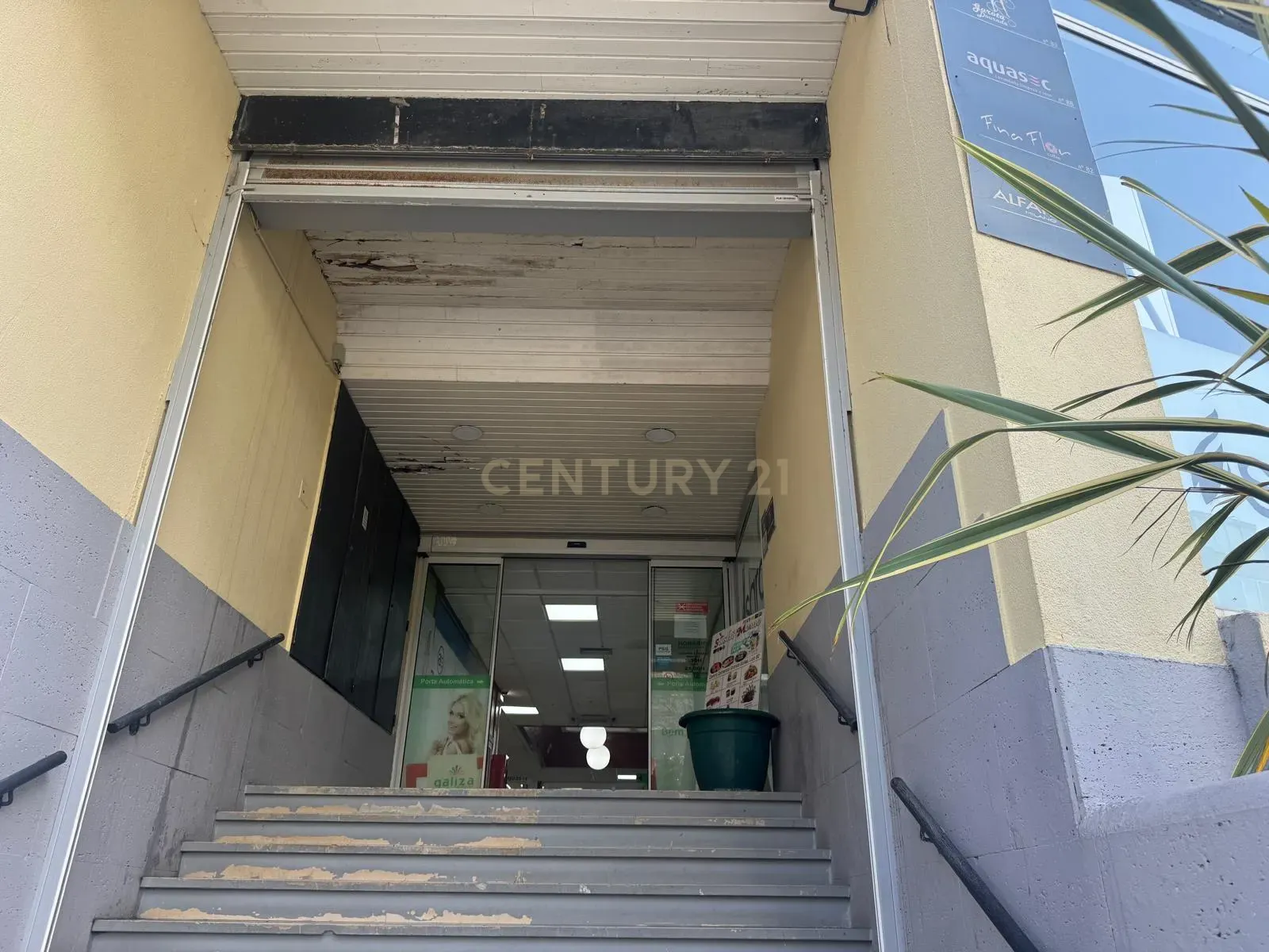 Fotografia 9 de Loja no Estoril para venda -Galiza Shopping