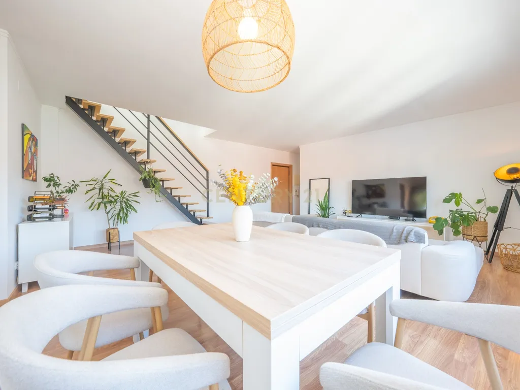 Excelente Apartamento T3 Duplex c/ Garagem, na Galiza, Estoril, Cascais - Image 6