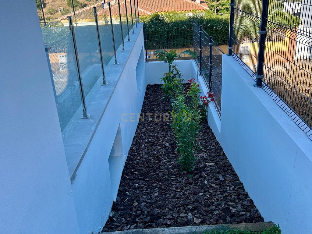 Luxuosa Moradia T4 com Piscina em Málaga, Andalucía - Image 12