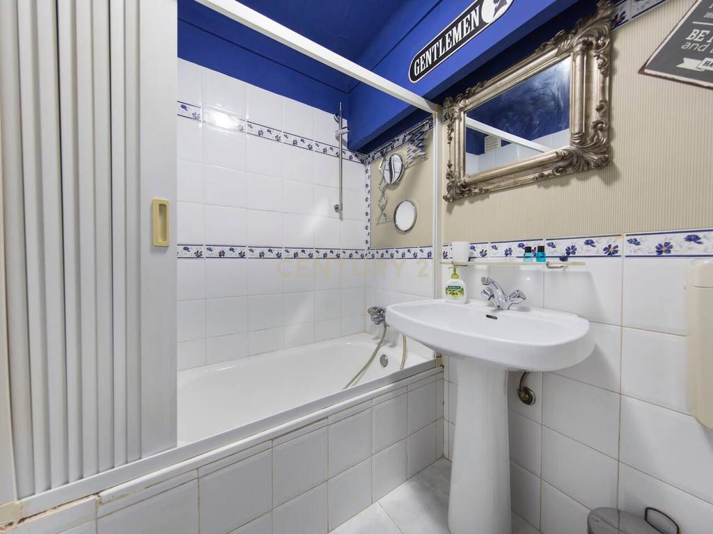 Apartamento T1 - Rua São Sebastião da Pedreira   - Image 17