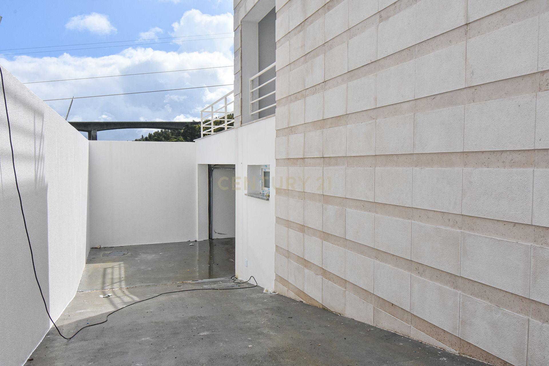 Moradia Isolada T3 - Loures - Image 31