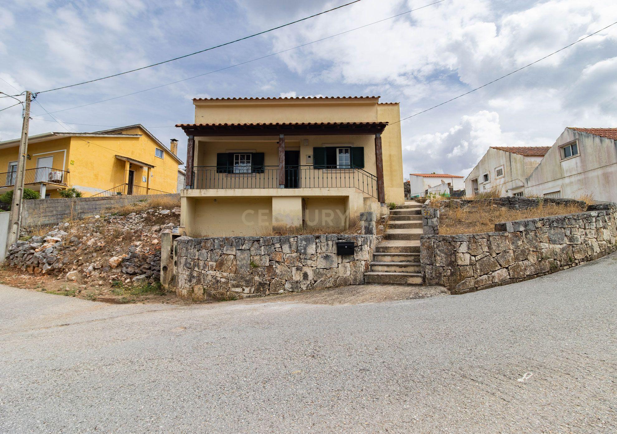 Moradia T2 em Moitas Venda, €130.000