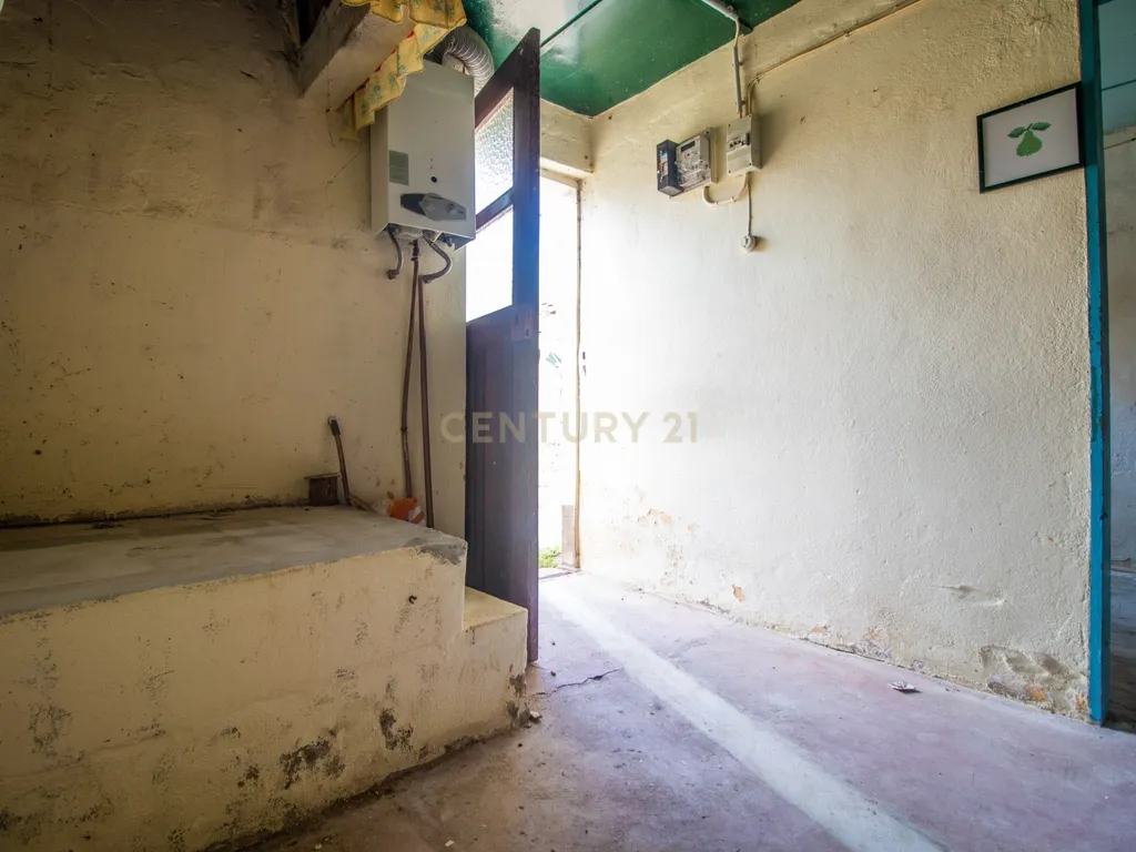 Casa típica portuguesa para remodelação a poucos minutos das praias da Figueira da Foz - Image 15