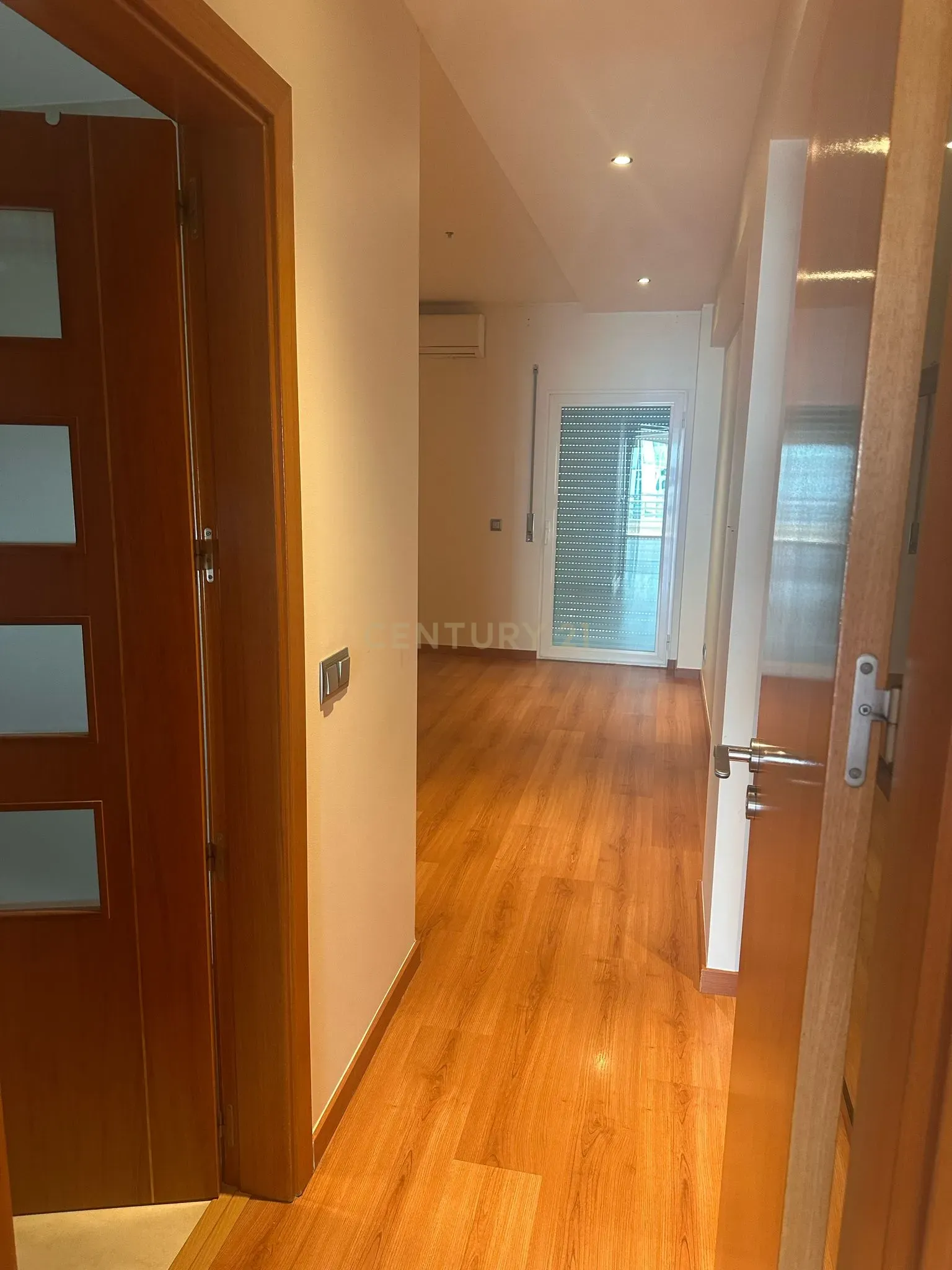 Apartamento T3 em Vialonga, com Garagem e Elevador - Image 20