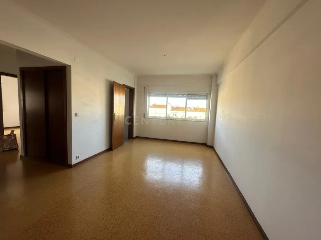 Arrendamento T2 Penha de França - Lisboa - Image 3