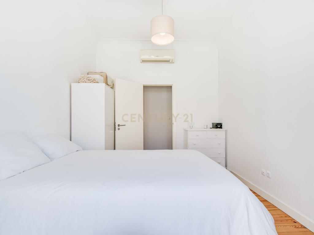 T5 no coração do alto de Santo Amaro, Lisboa - Image 16
