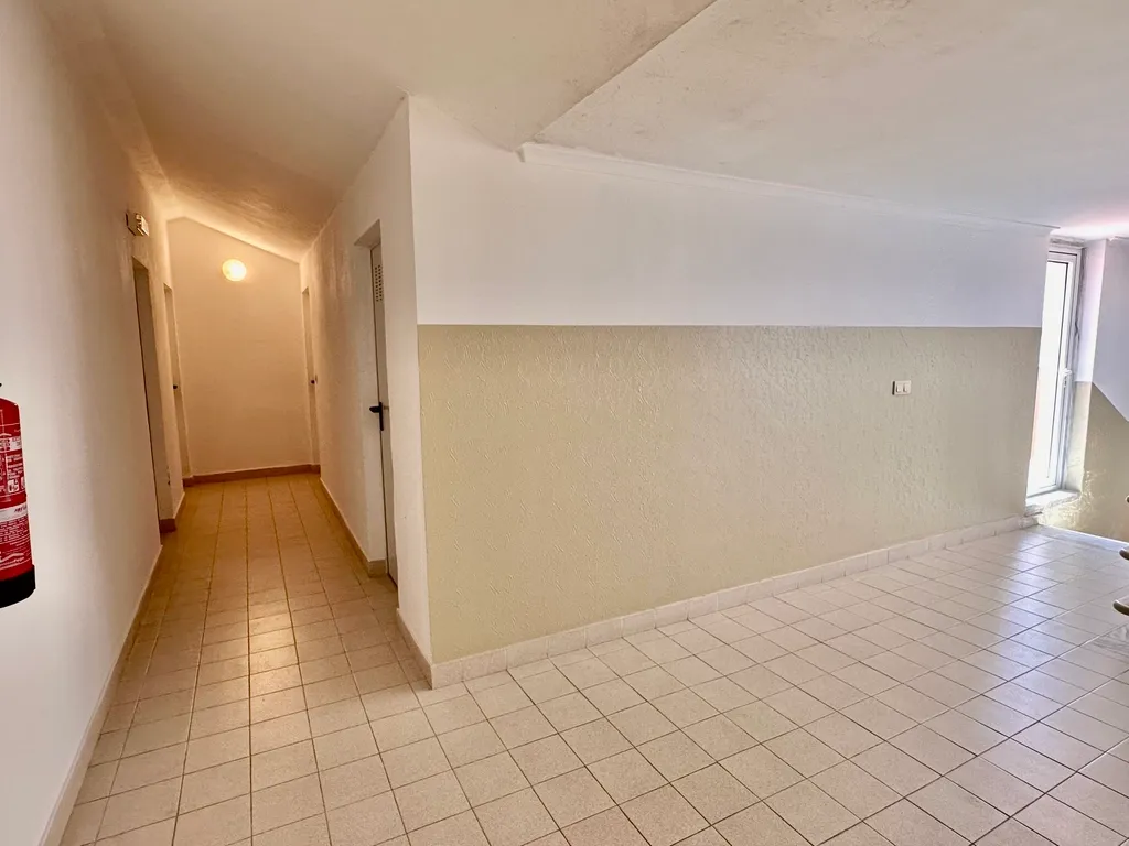 Venda T1 com Terraço Privativo em Condomínio Fechado no Carregado - Image 28